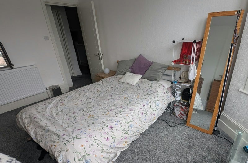 Room Raleigh Road in Greater London
