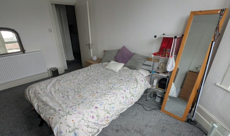 Room Raleigh Road in Greater London