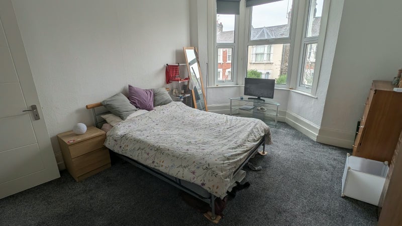 Room Raleigh Road in Greater London