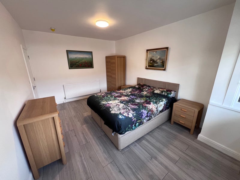 Room Streatham Road in Greater London
