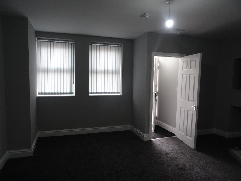 Flat Elford Grove in Leeds