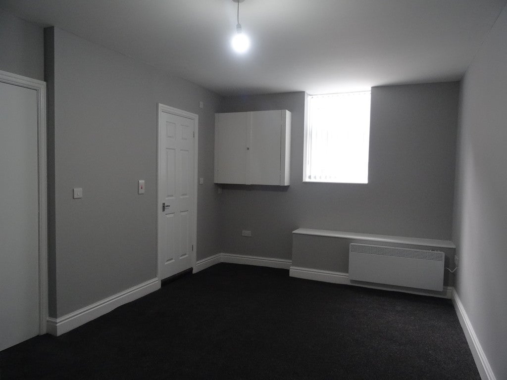 Flat Elford Grove in Leeds