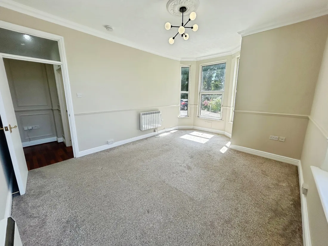 Flat Wheatley Road in Neath