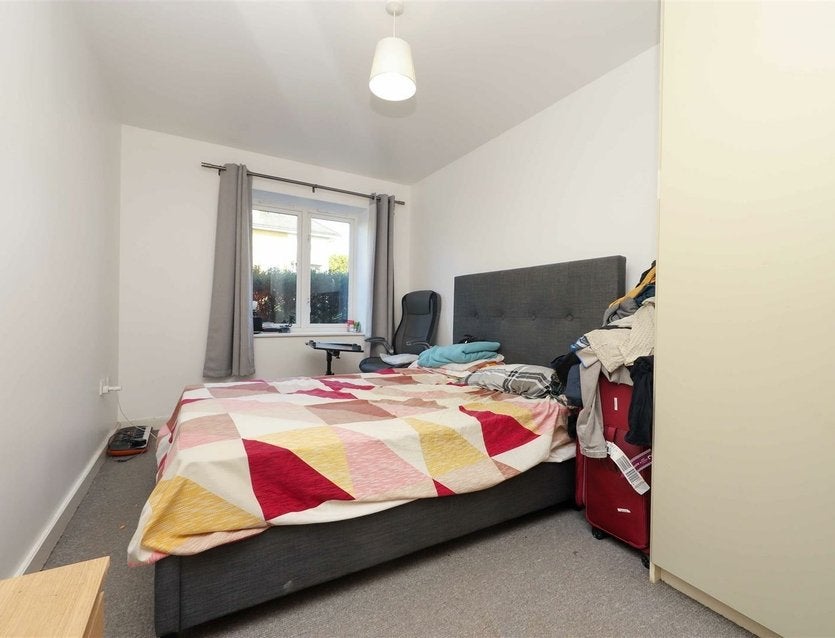 Flat Park Lodge Avenue in Greater London
