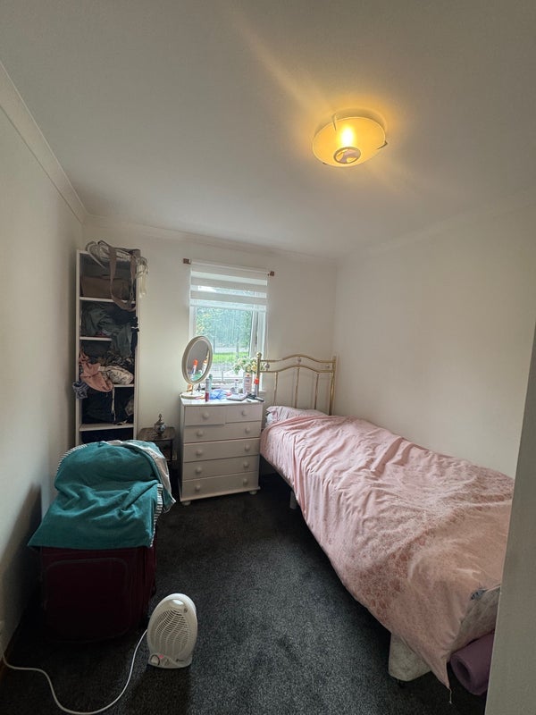 Room Fotheringay Road in Glasgow