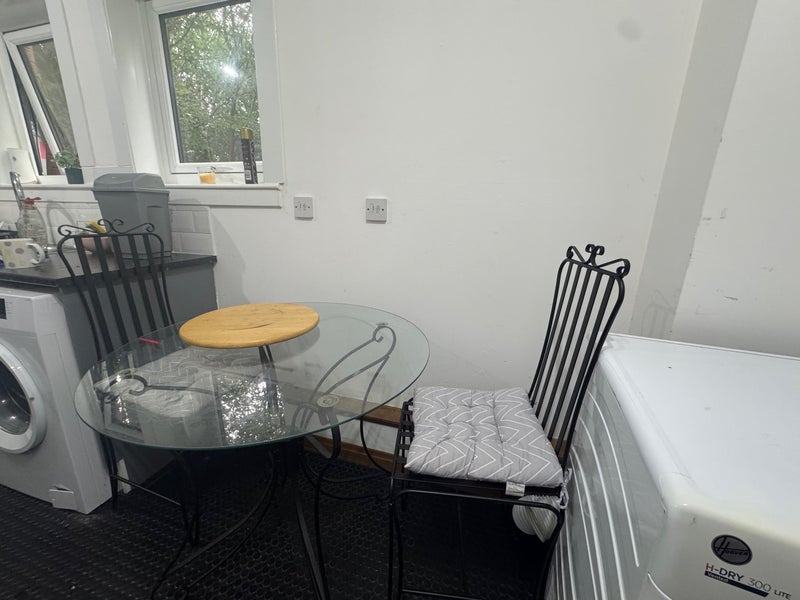 Room Fotheringay Road in Glasgow