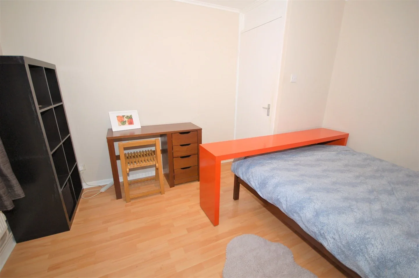 Flat Mowatt Close in Greater London