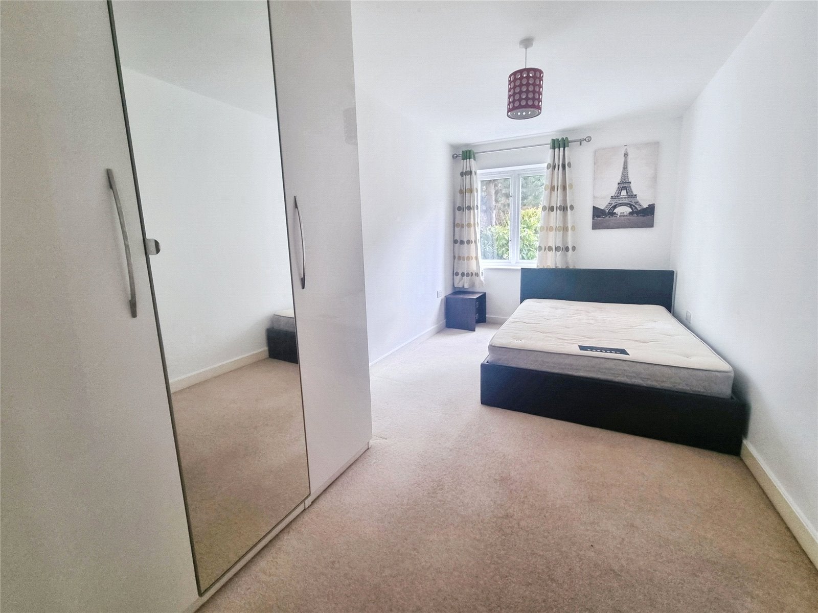 Flat Park Lodge Avenue in Greater London