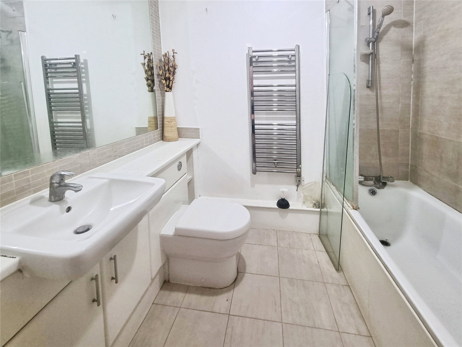 Flat Park Lodge Avenue in Greater London