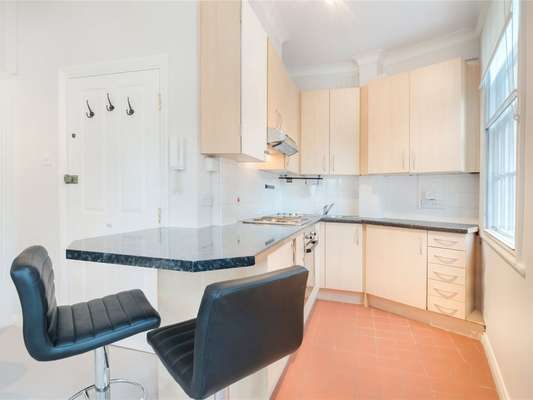 Flat Berkeley Square in City of Westminster