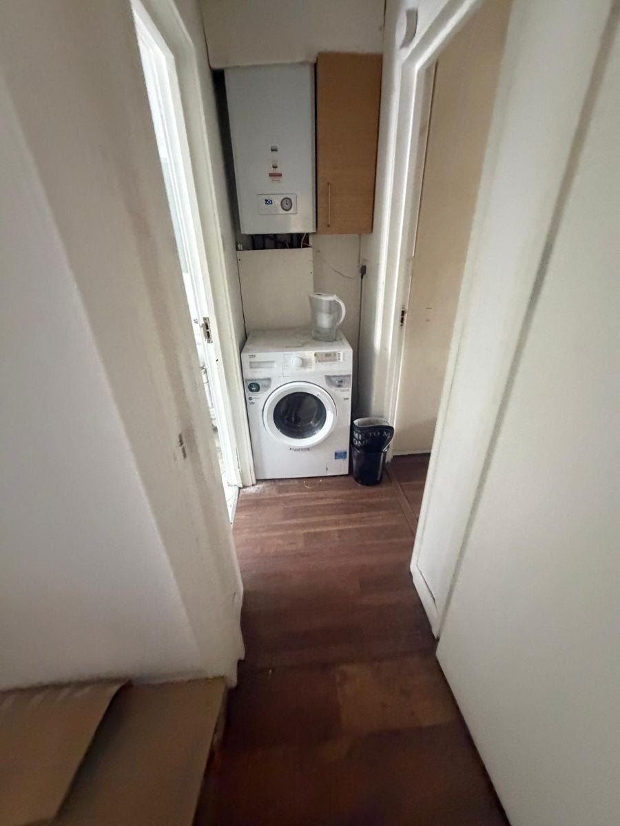 Flat Renters Avenue in Greater London