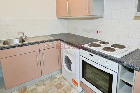 Flat Carpathia Drive in Southampton