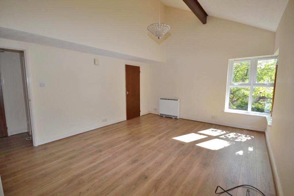 Flat Ramsthorn Grove in Milton Keynes