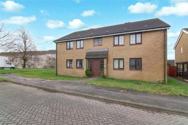 Flat Gamrie Drive in Glasgow