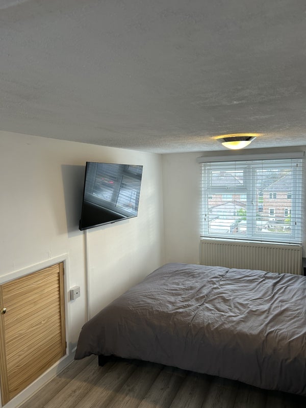 Room Rodway Road in Bristol
