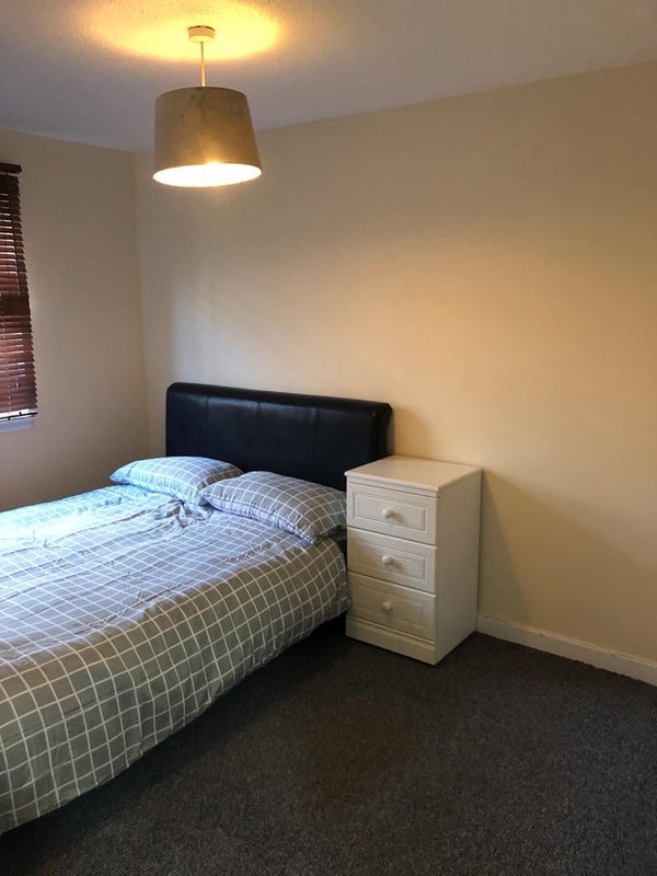 Room Ayr Street in Glasgow