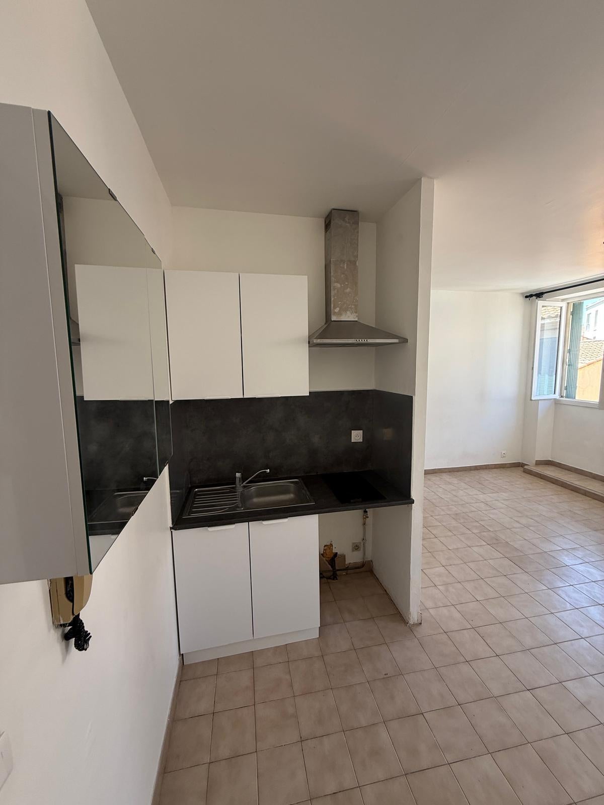 Flat Rond-Point de l'Oliveraie in Martigues