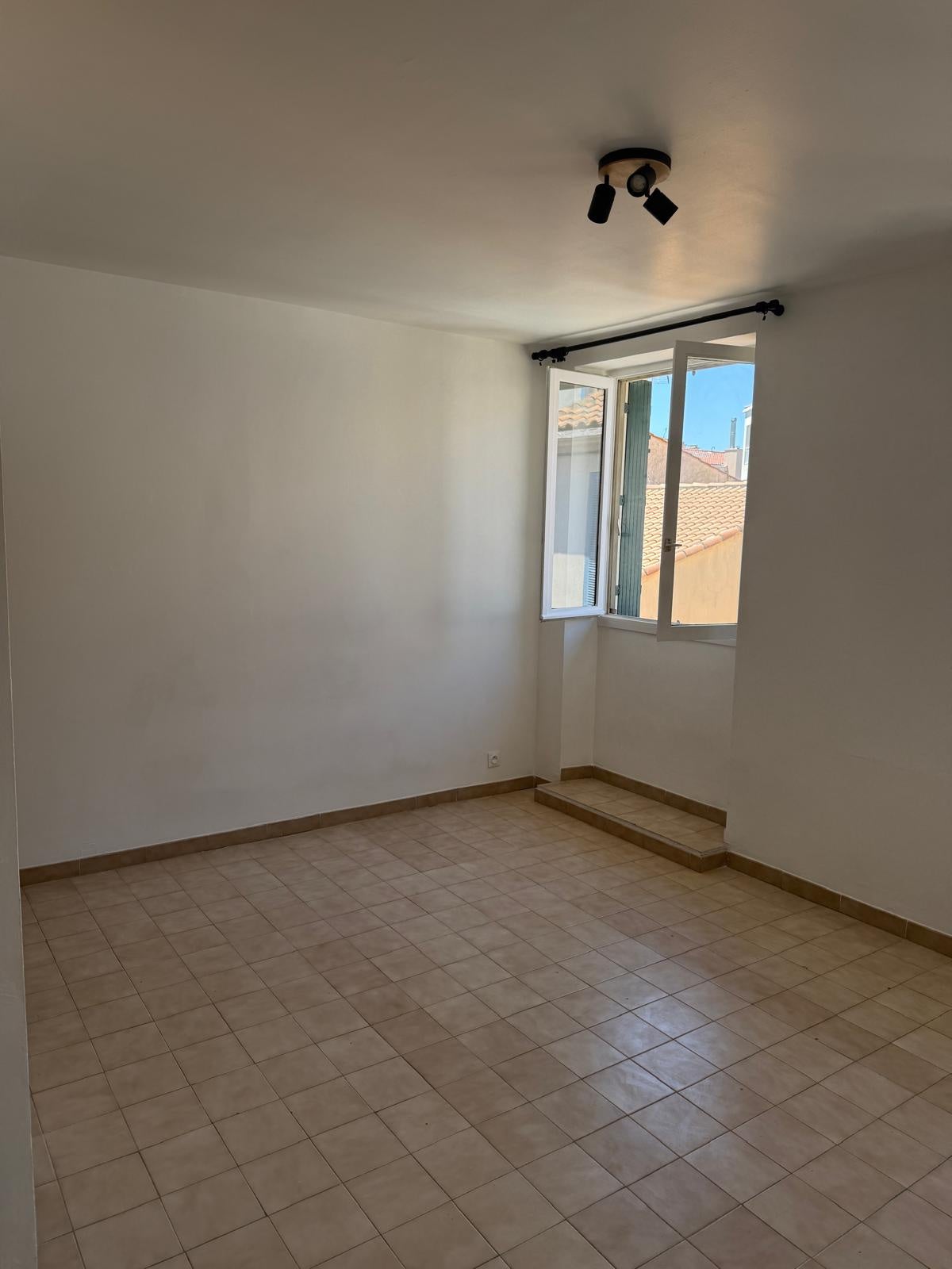 Flat Rond-Point de l'Oliveraie in Martigues