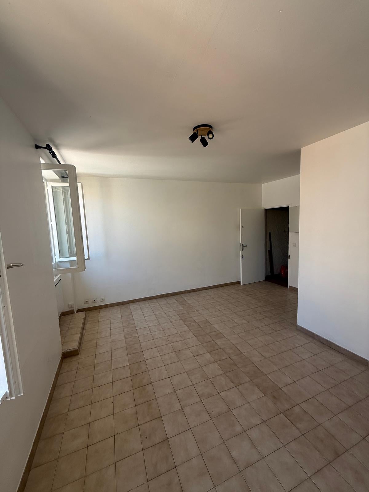 Flat Rond-Point de l'Oliveraie in Martigues