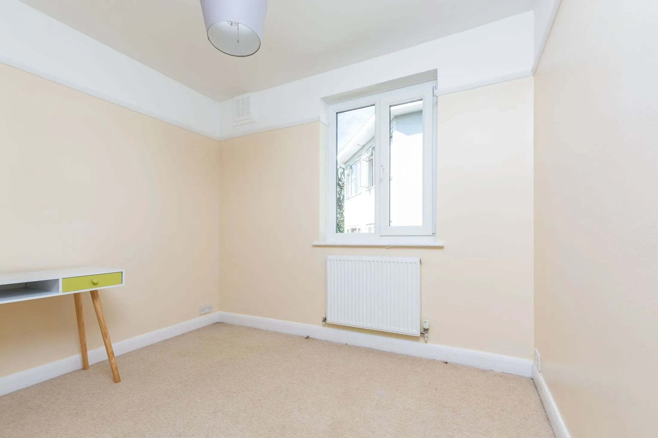 House Lake Close in Greater London