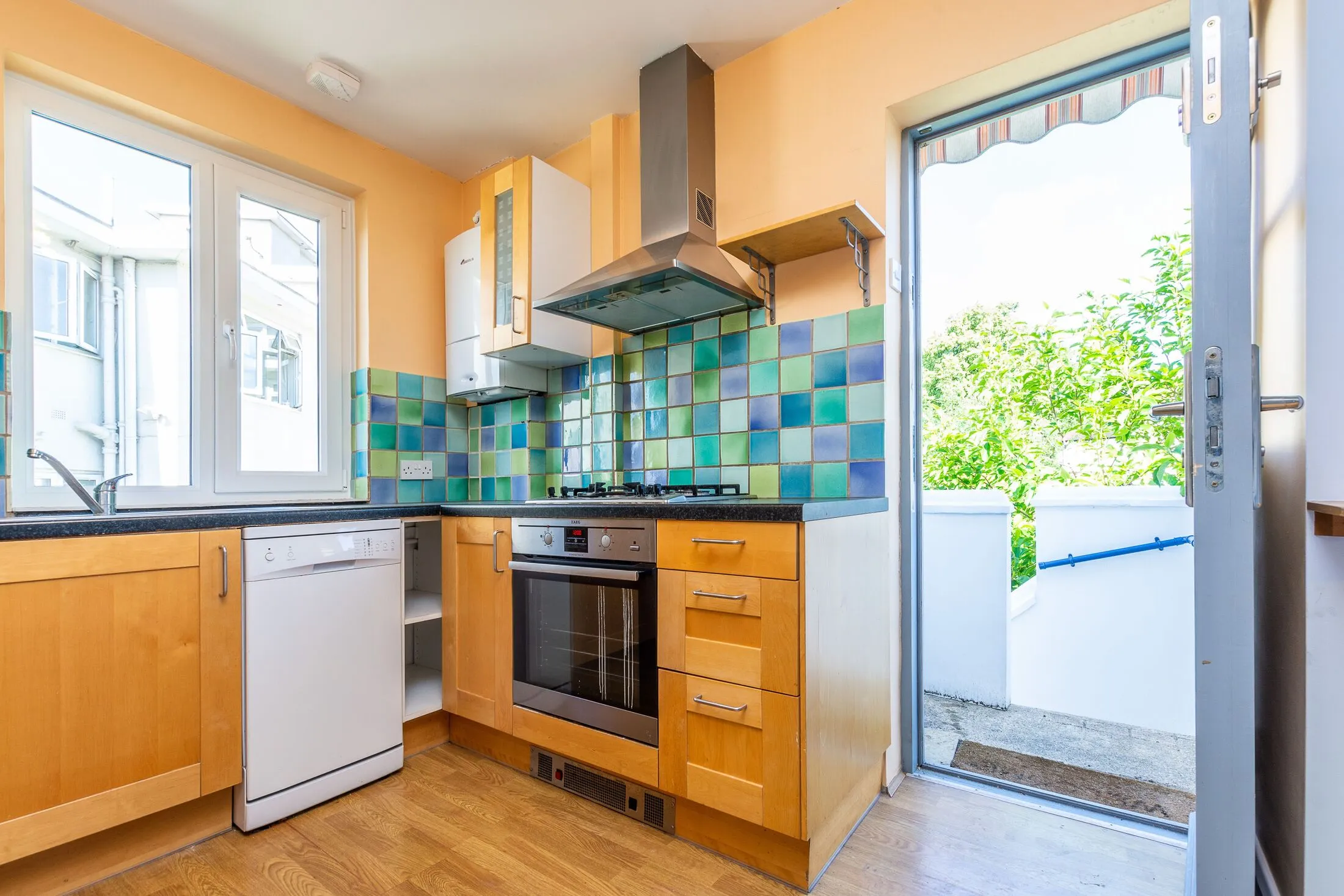 House Lake Close in Greater London