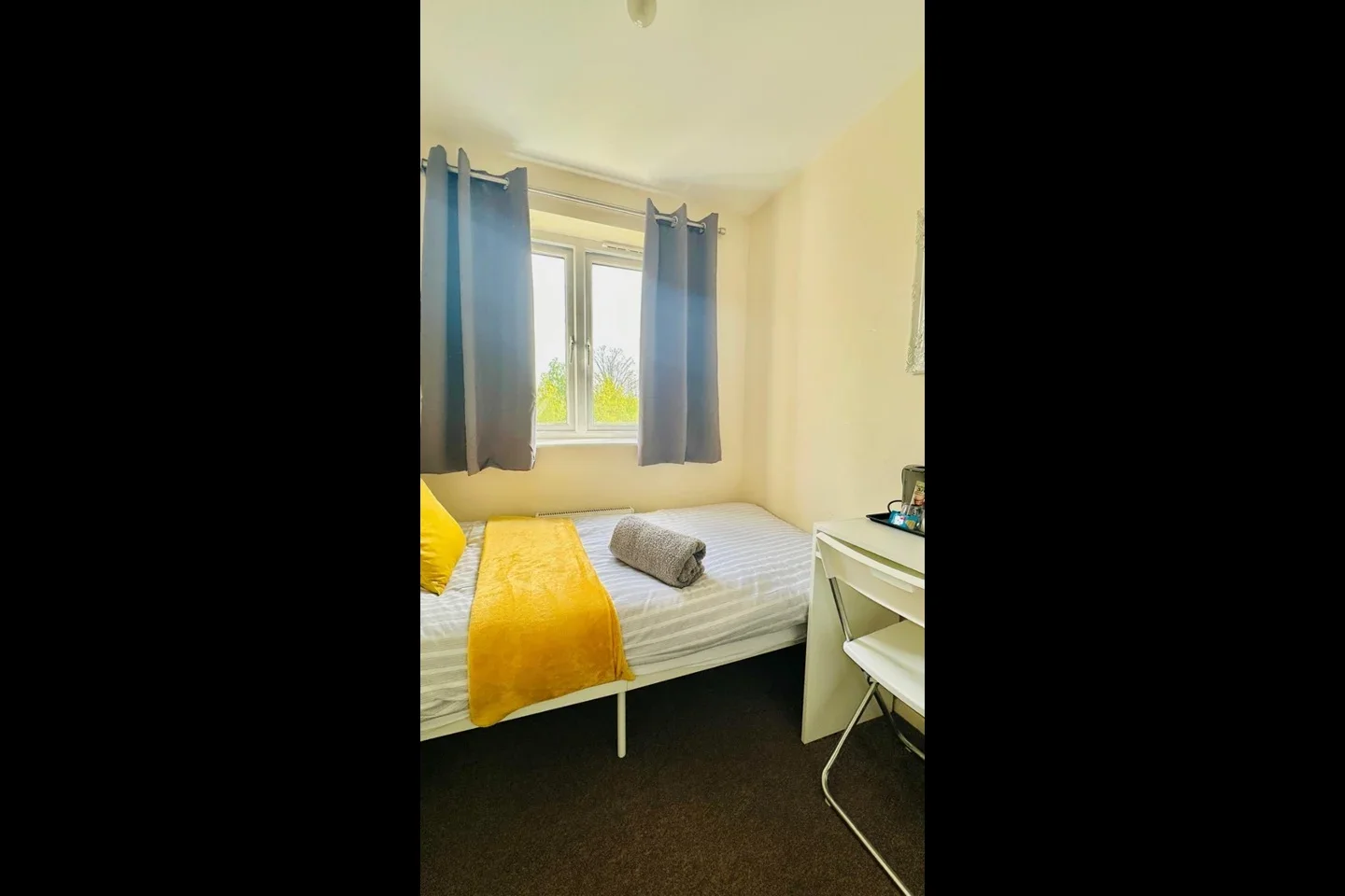 Room Dorney Place in Dartford