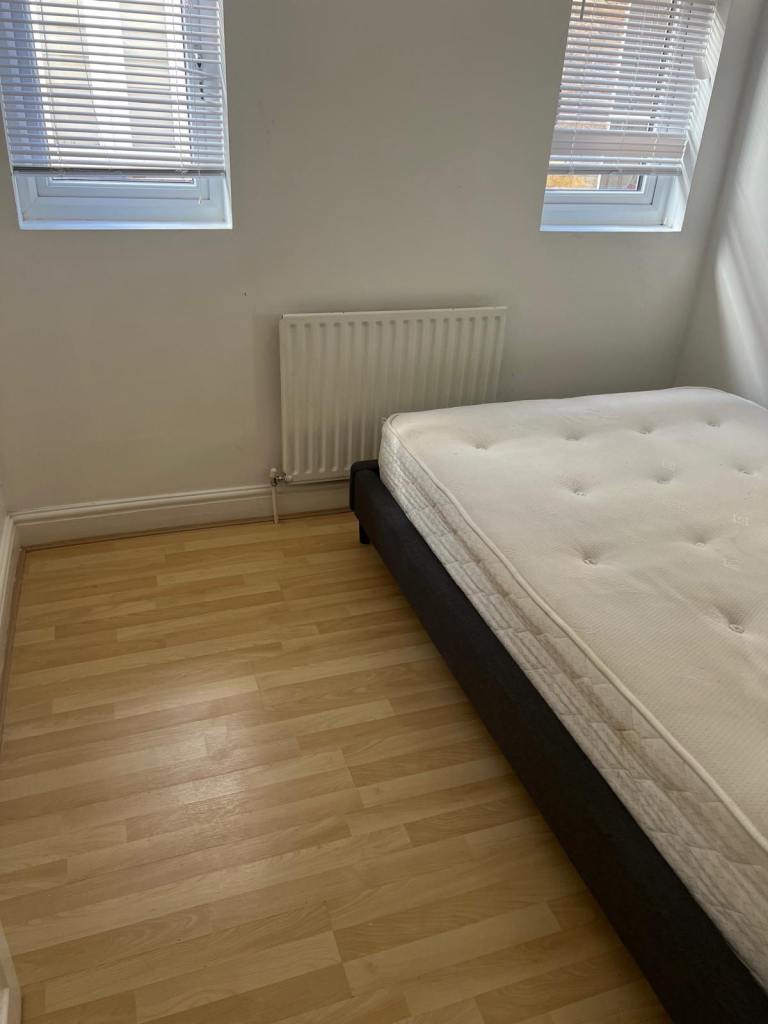 Flat Culverley Road in Greater London