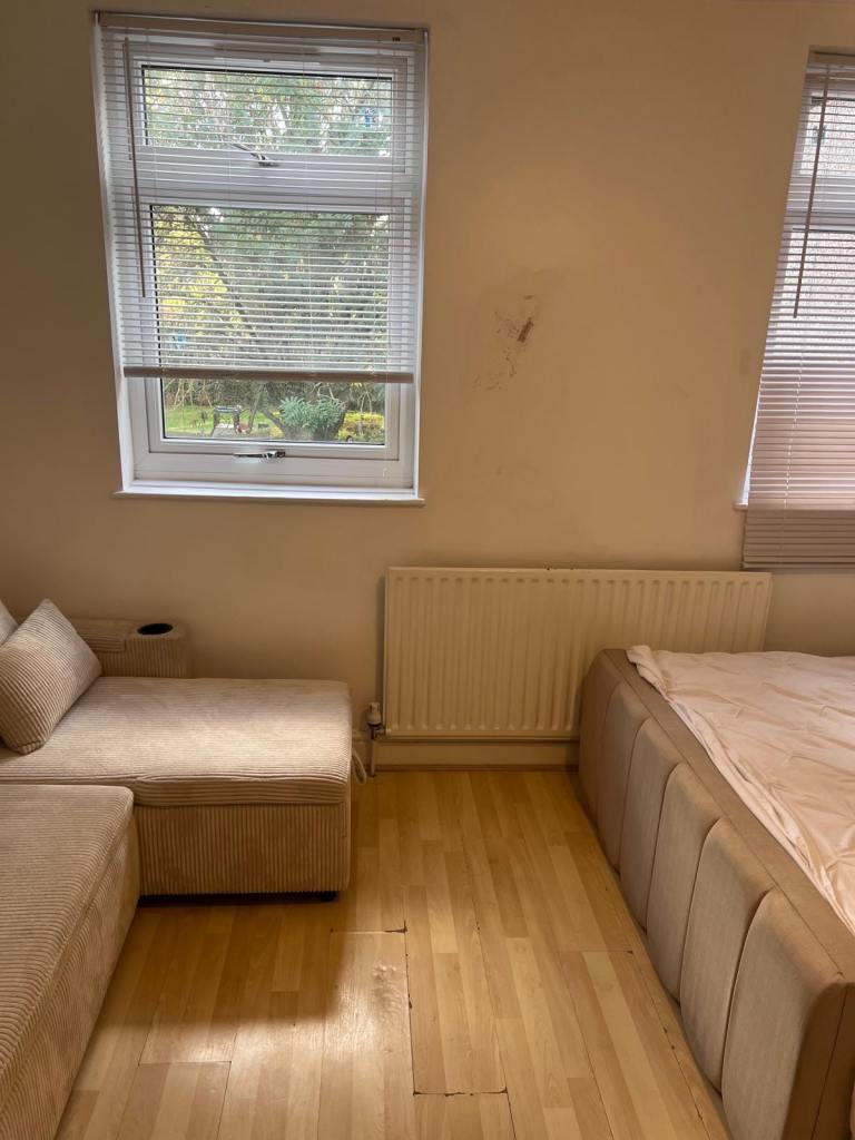 Flat Culverley Road in Greater London
