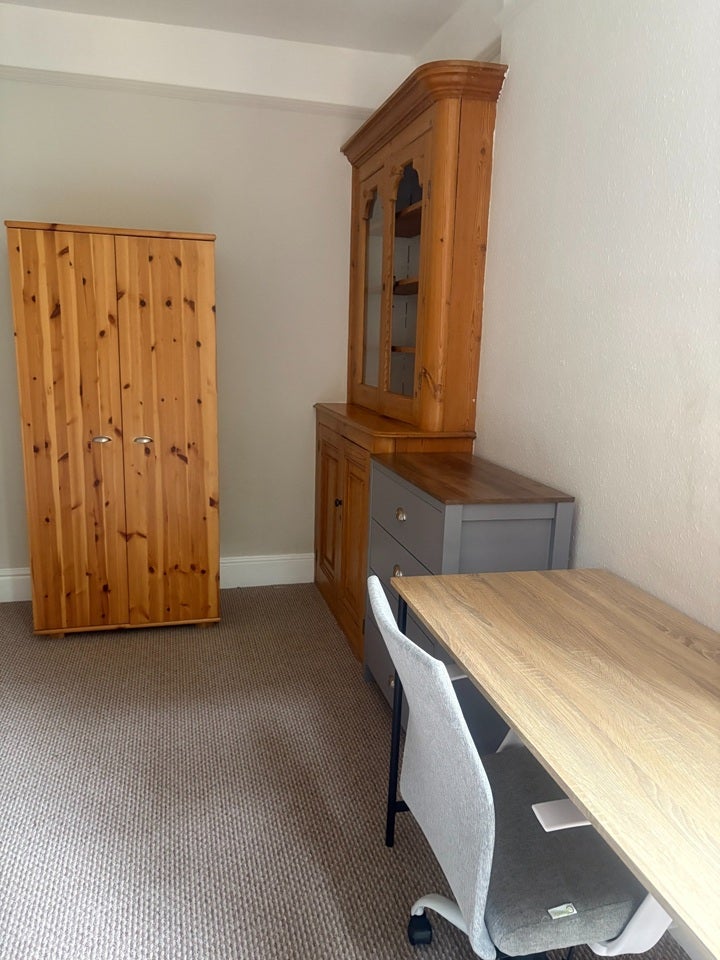 Room Clockhouse Road in Rushmoor