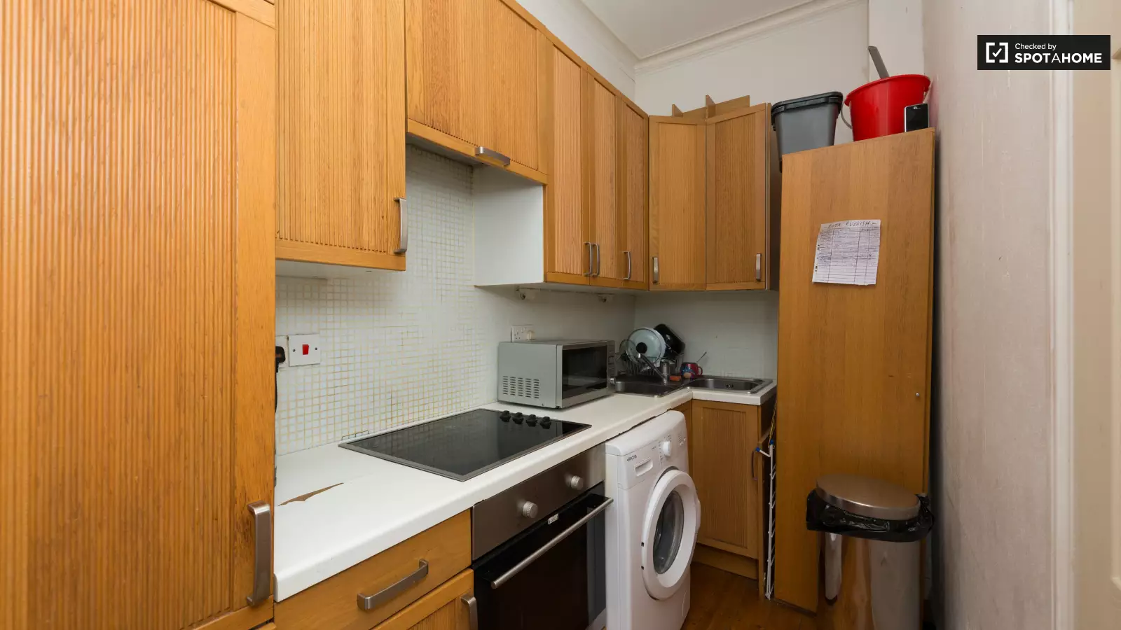 Flat Loftus Road in Greater London