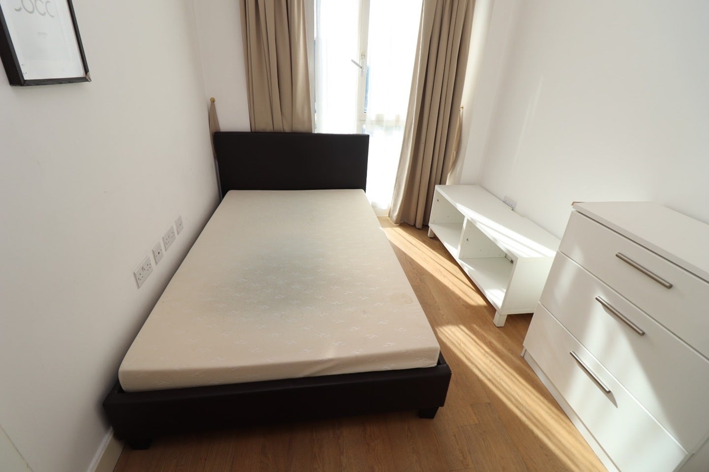 Flat Jefferson Plaza in Greater London