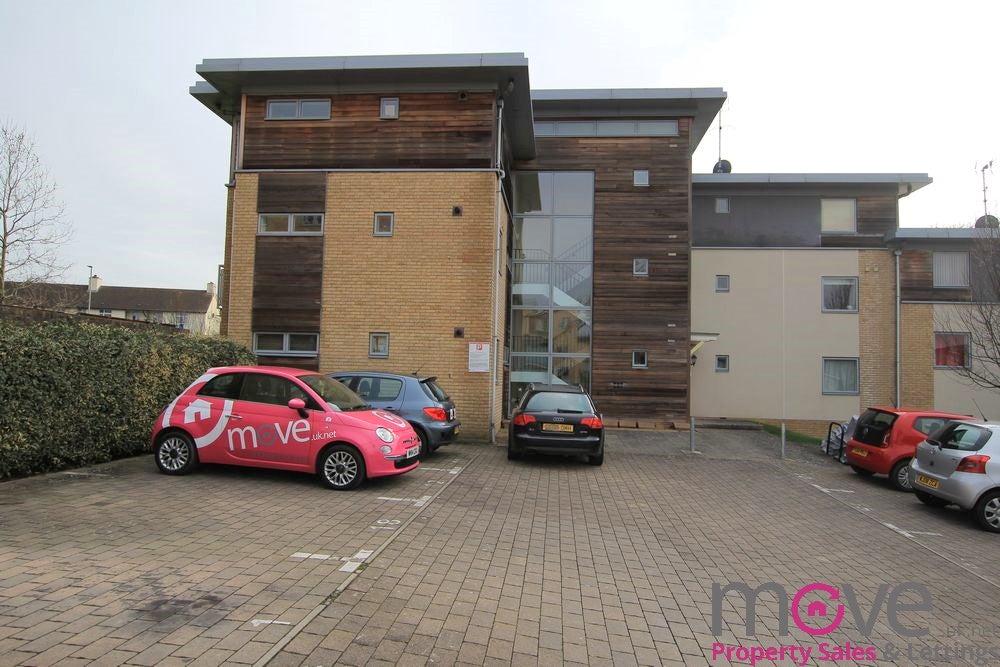 Flat Sotherby Drive in Cheltenham