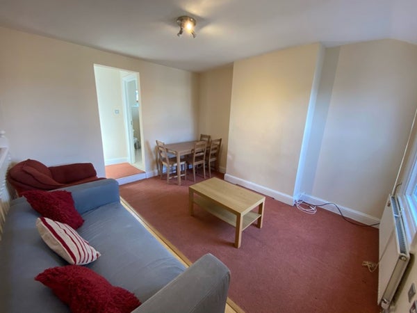 Flat Coverton Road in London