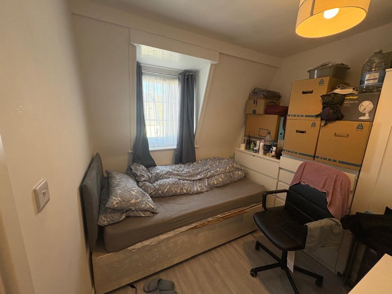 Room Parfett Street in Greater London