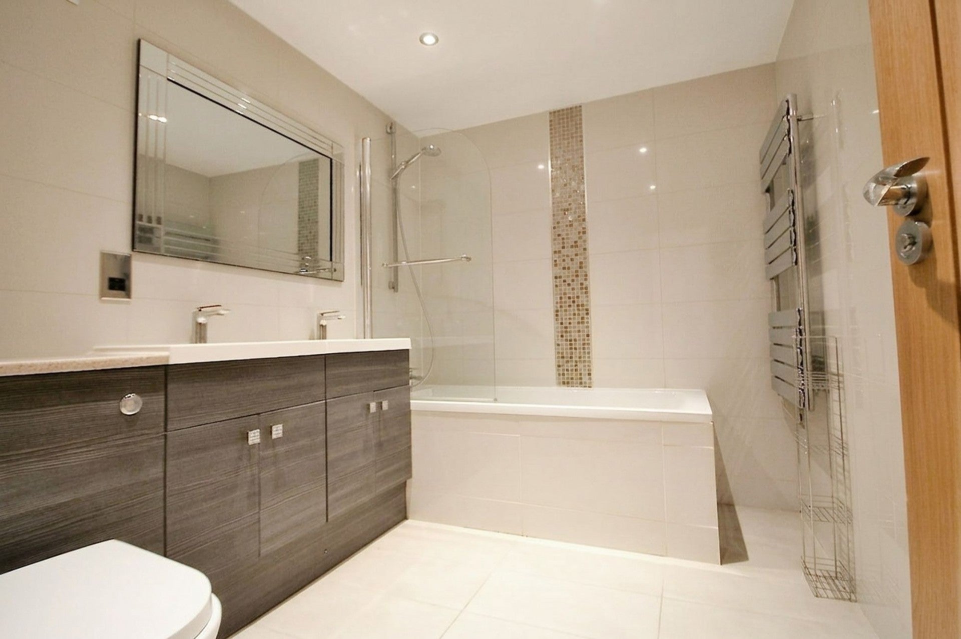 Flat Crendon Street in High Wycombe