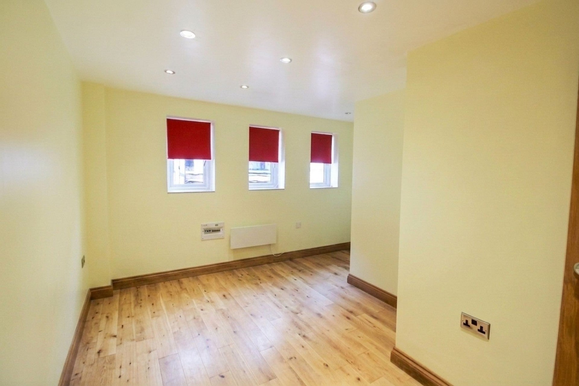 Flat Crendon Street in High Wycombe
