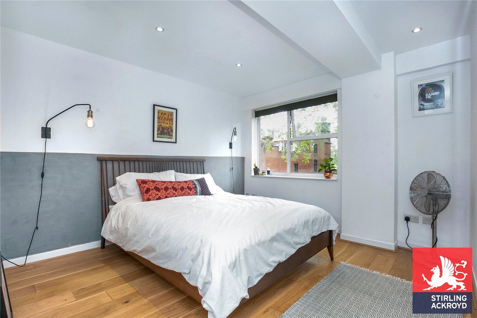 Flat Long Street in Greater London