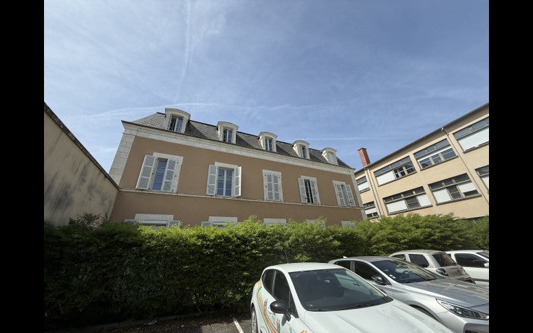 Flat Rue Zulma Carraud in Issoudun