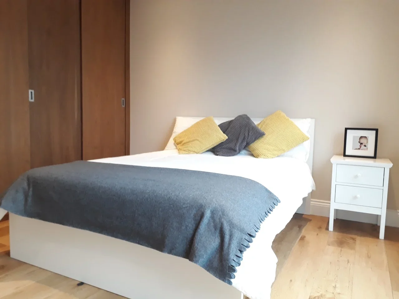 Flat Ferdinand Street in Greater London