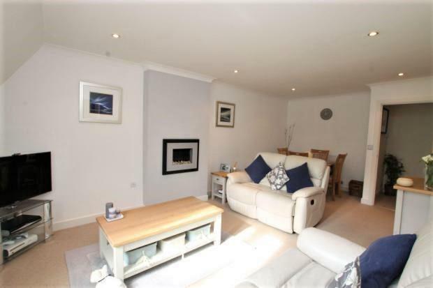 Flat The Cedars in Guildford