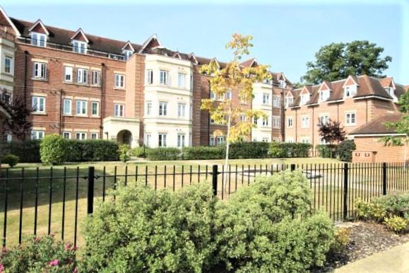 Flat The Cedars in Guildford