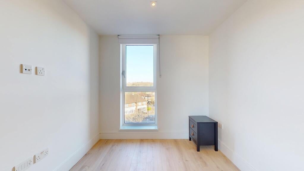 Flat Beverley Way in Greater London