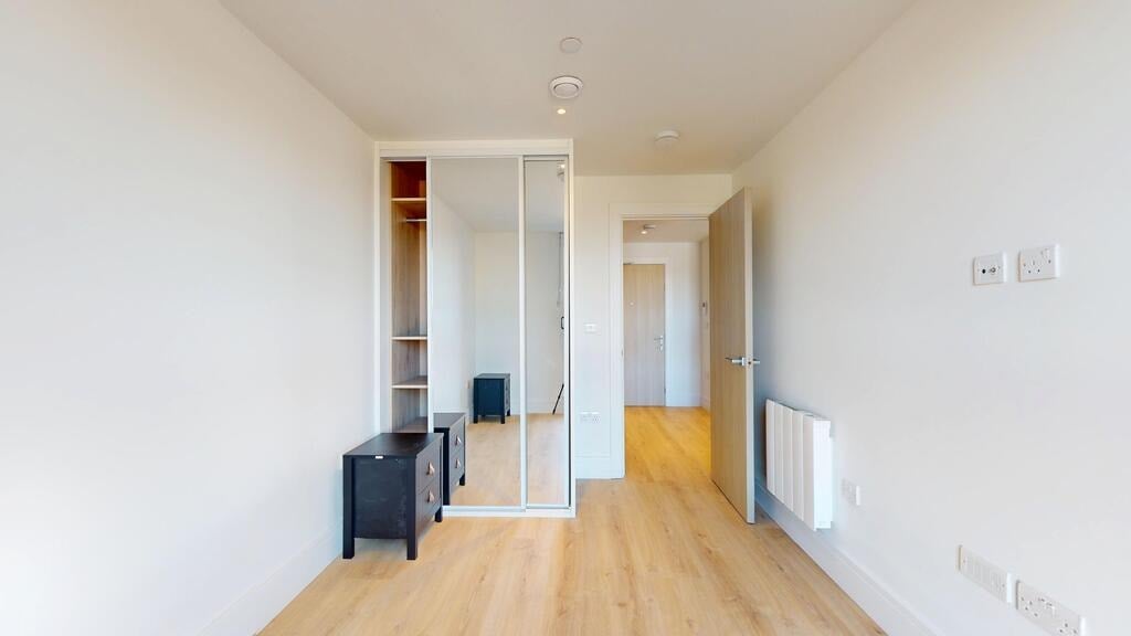 Flat Beverley Way in Greater London