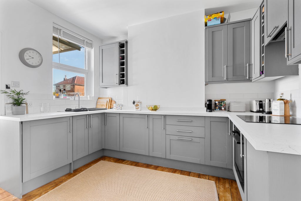 Flat Dryden Road in Greater London