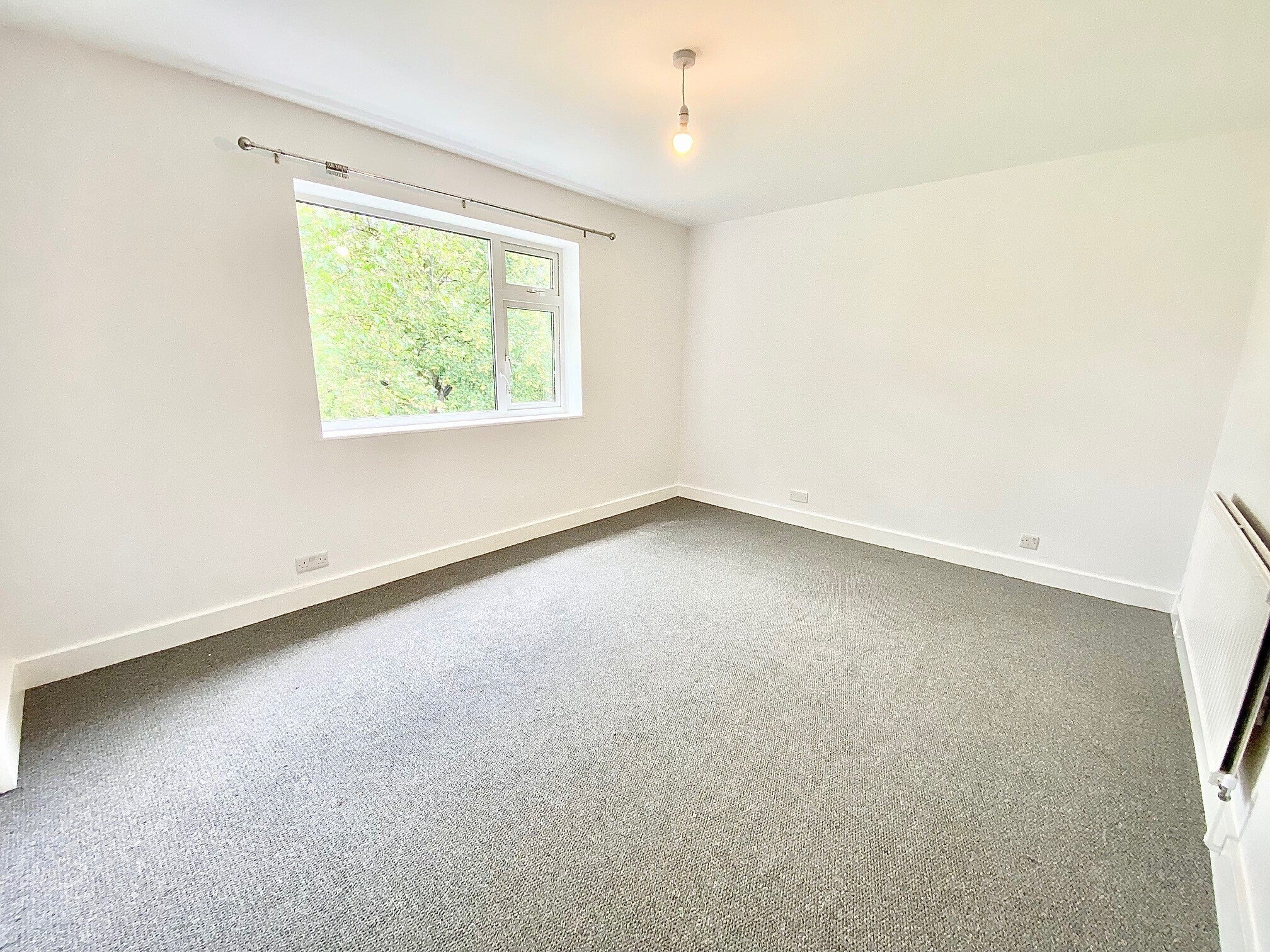 Flat Royston Gardens in Greater London