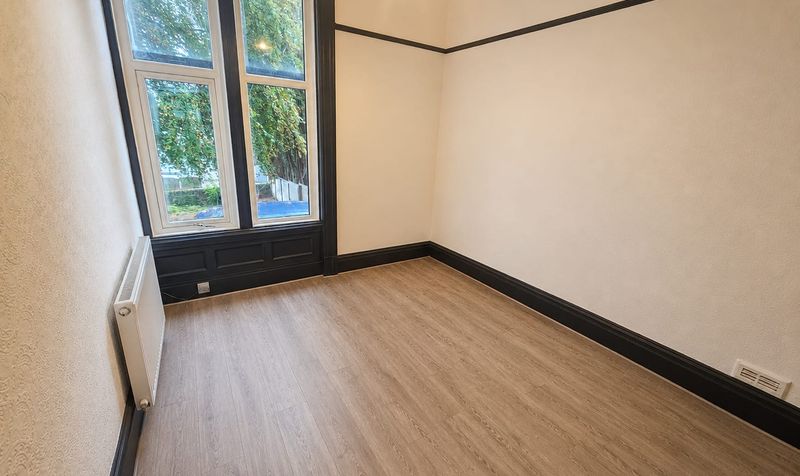 Flat Howbeck Drive in Oxton