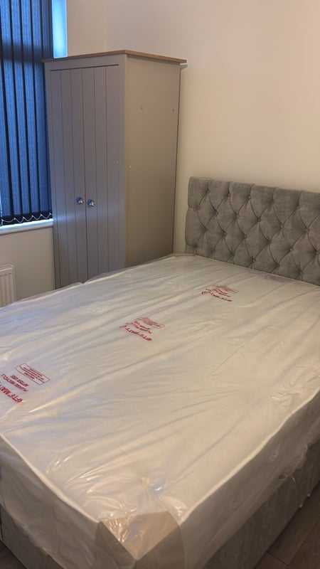 Room Queen Street in Middleton