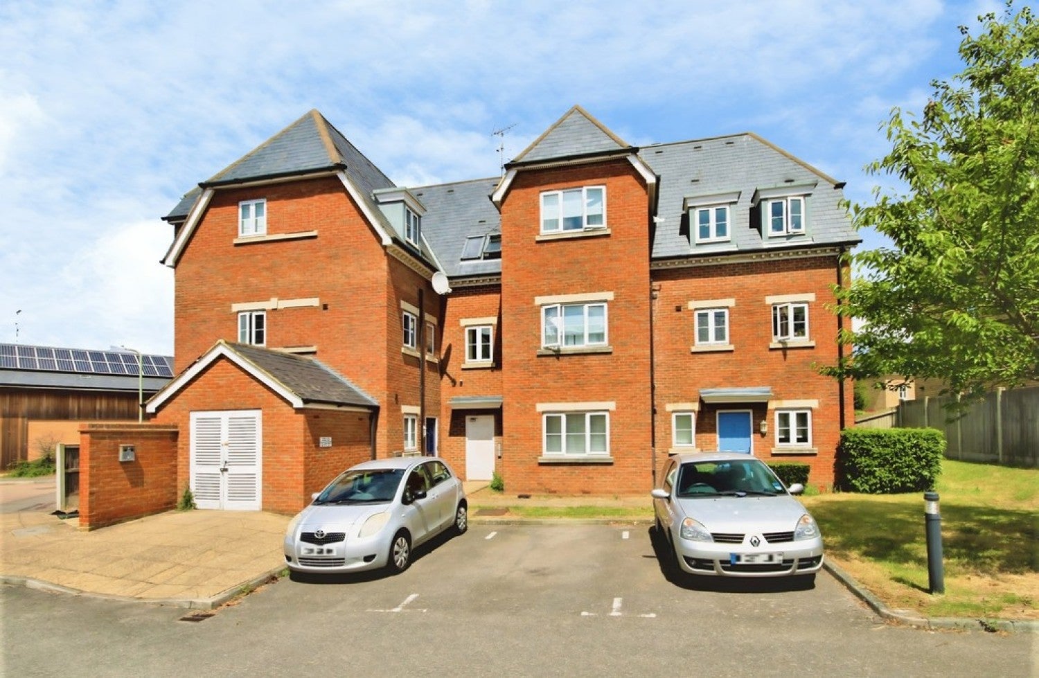 Flat Sharnbrook Place in Canterbury