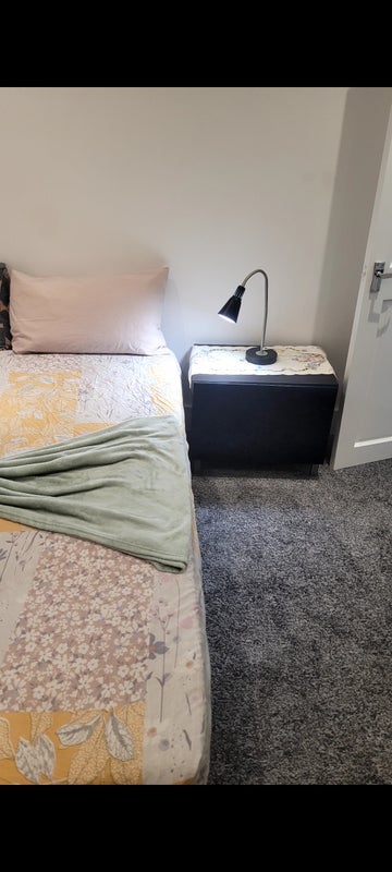 Room Vicarage Lane in Greater London