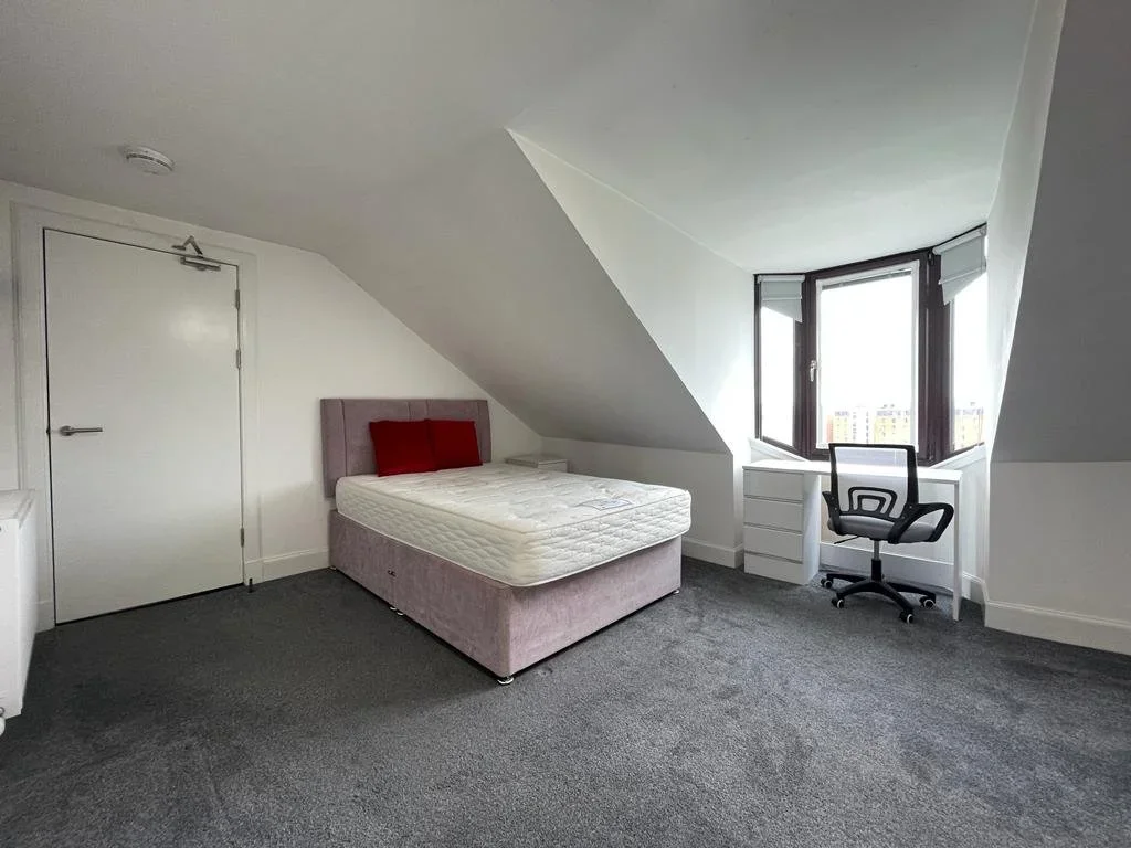 Flat Roseangle in Dundee